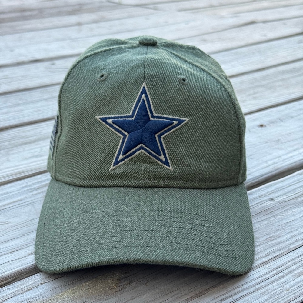 New Era 9TWENTY Dallas Cowboys Olive Green Salute to Service OSFA Strapback Hat